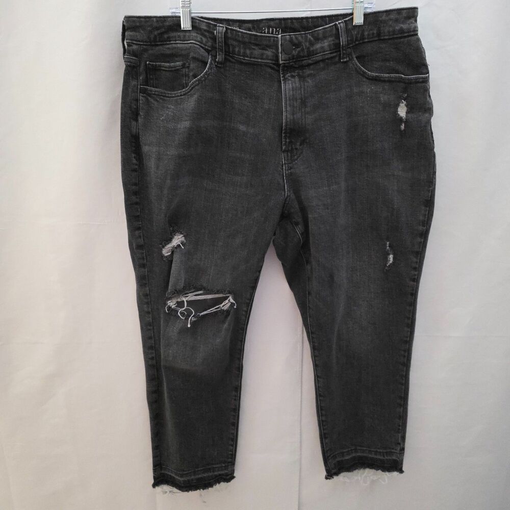 a.n.a Ana Denim Capri High Rise Straight Leg Jeans Distressed Destroyed 20W Plus